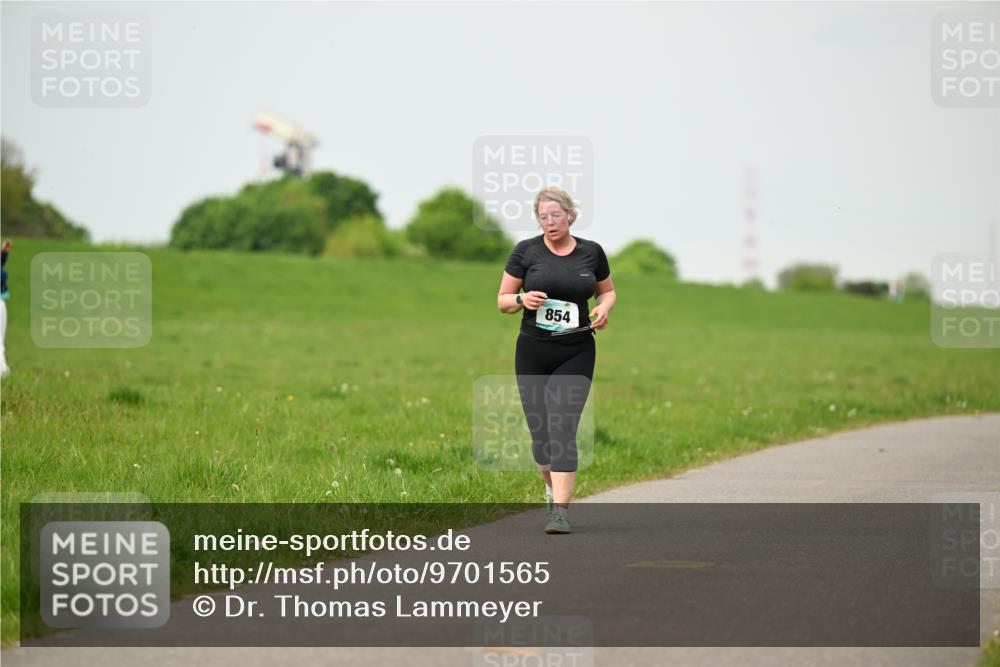 10.05.2026 - 8. Wedeler Halbmarathon Dr. Thomas Lammeyer http://msf.ph/oto/9701565 10.05.2026 11:43:50 Laufen 854 meine-sportfotos.de