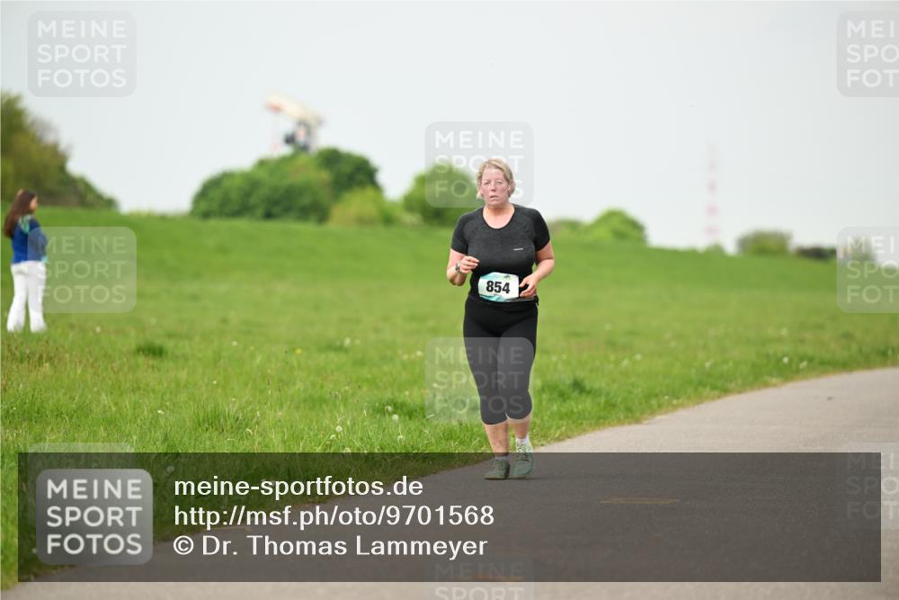 10.05.2026 - 8. Wedeler Halbmarathon Dr. Thomas Lammeyer http://msf.ph/oto/9701568 10.05.2026 11:43:51 Laufen 854 meine-sportfotos.de