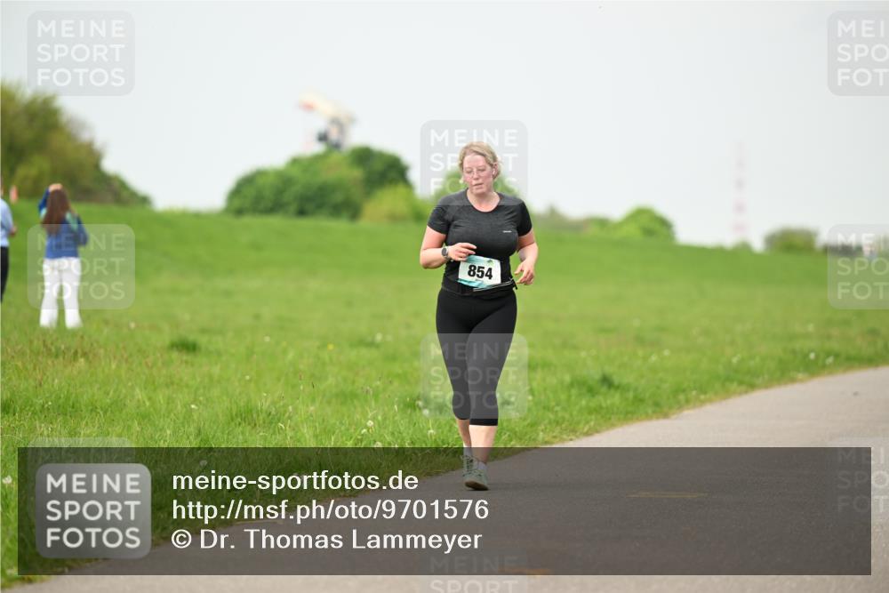 10.05.2026 - 8. Wedeler Halbmarathon Dr. Thomas Lammeyer http://msf.ph/oto/9701576 10.05.2026 11:43:52 Laufen 854 meine-sportfotos.de
