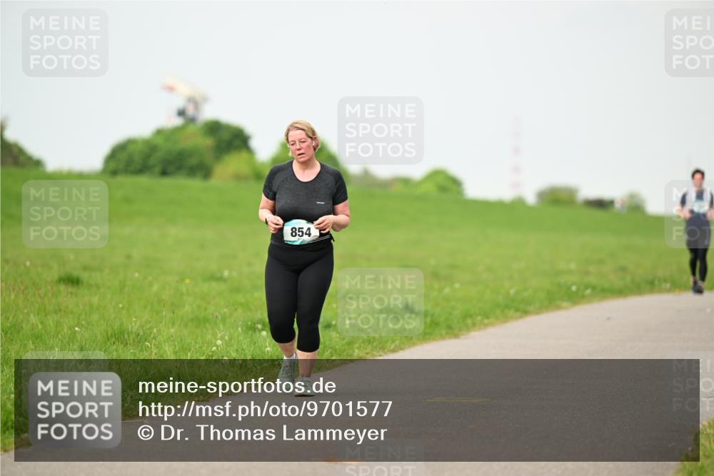 10.05.2026 - 8. Wedeler Halbmarathon Dr. Thomas Lammeyer http://msf.ph/oto/9701577 10.05.2026 11:43:52 Laufen 854 meine-sportfotos.de