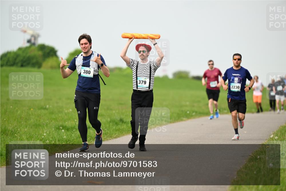 10.05.2026 - 8. Wedeler Halbmarathon Dr. Thomas Lammeyer http://msf.ph/oto/9701583 10.05.2026 11:44:07 Laufen 380, 379, 2230 meine-sportfotos.de