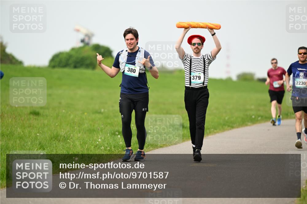10.05.2026 - 8. Wedeler Halbmarathon Dr. Thomas Lammeyer http://msf.ph/oto/9701587 10.05.2026 11:44:08 Laufen 380, 379, 2230 meine-sportfotos.de