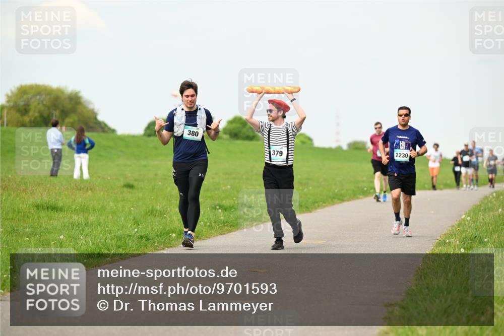 10.05.2026 - 8. Wedeler Halbmarathon Dr. Thomas Lammeyer http://msf.ph/oto/9701593 10.05.2026 11:44:09 Laufen 380, 379, 2230 meine-sportfotos.de