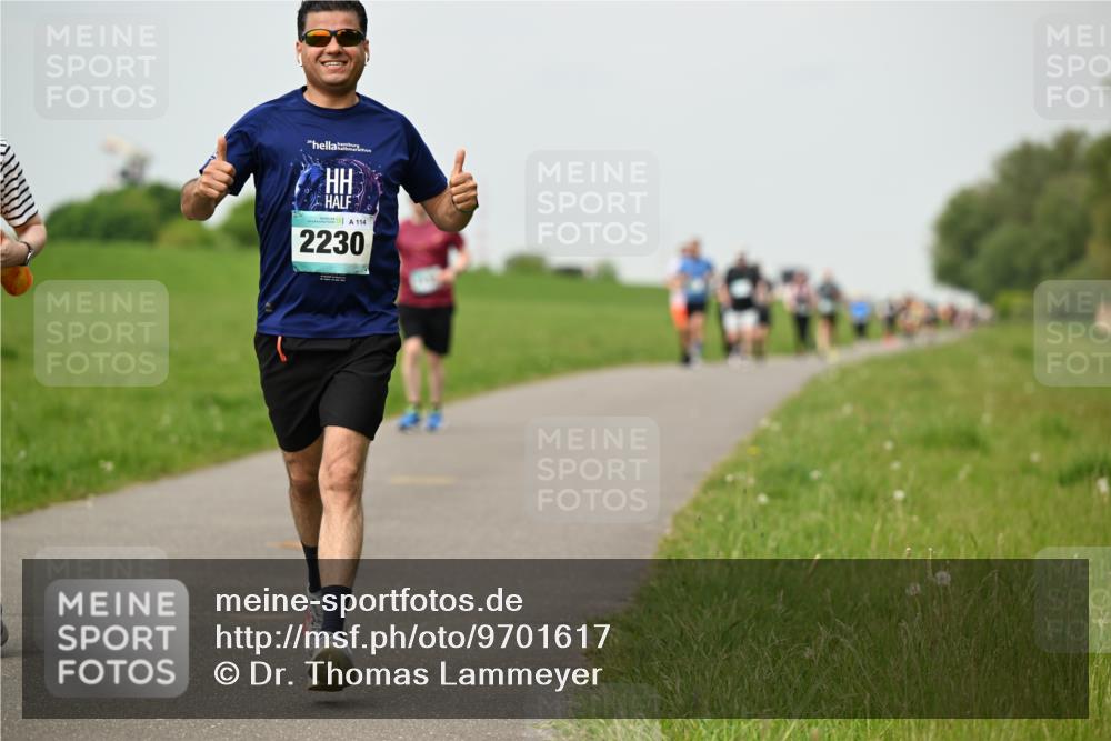 10.05.2026 - 8. Wedeler Halbmarathon Dr. Thomas Lammeyer http://msf.ph/oto/9701617 10.05.2026 11:44:13 Laufen 114, 2230 meine-sportfotos.de