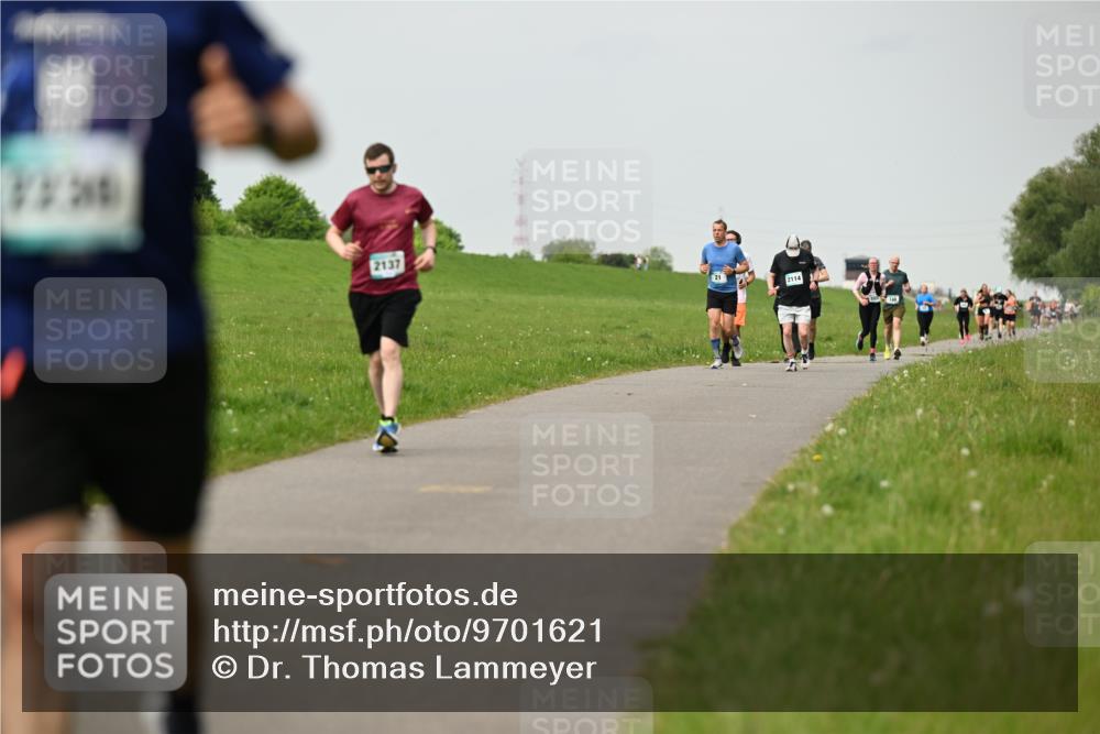 10.05.2026 - 8. Wedeler Halbmarathon Dr. Thomas Lammeyer http://msf.ph/oto/9701621 10.05.2026 11:44:14 Laufen 1230, 2137 meine-sportfotos.de