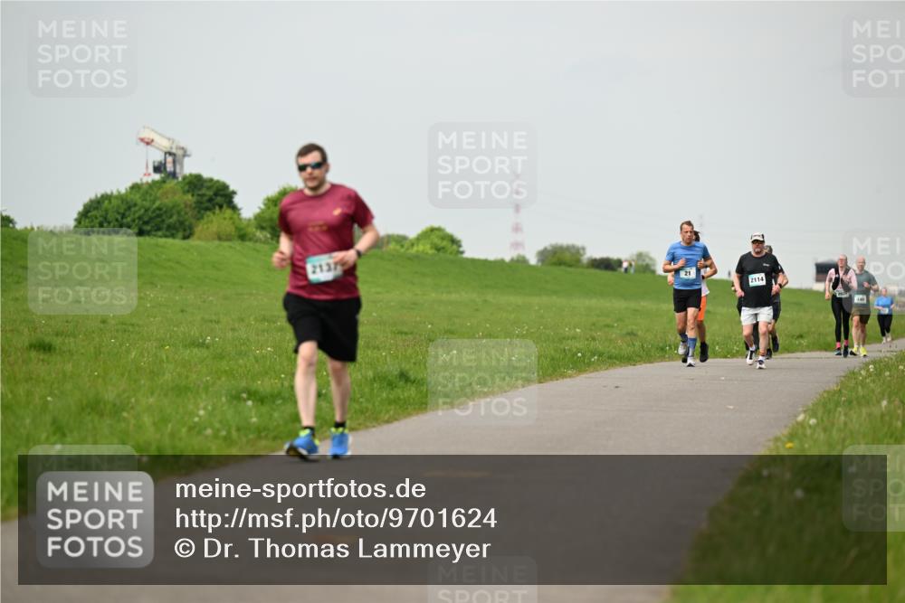 10.05.2026 - 8. Wedeler Halbmarathon Dr. Thomas Lammeyer http://msf.ph/oto/9701624 10.05.2026 11:44:15 Laufen 2137, 2114 meine-sportfotos.de