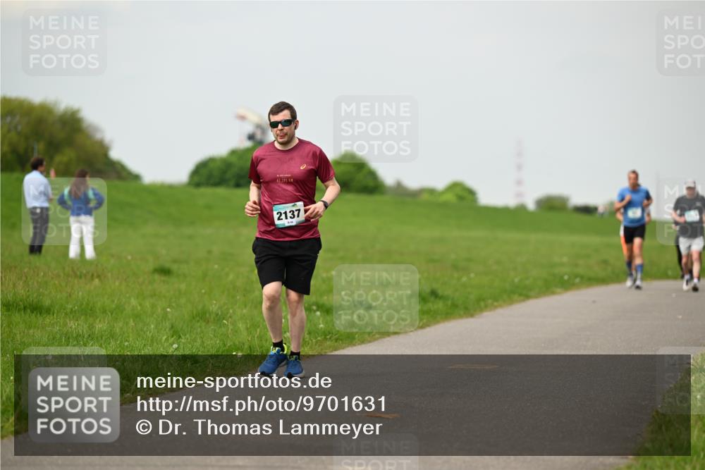 10.05.2026 - 8. Wedeler Halbmarathon Dr. Thomas Lammeyer http://msf.ph/oto/9701631 10.05.2026 11:44:16 Laufen 195, 2137 meine-sportfotos.de