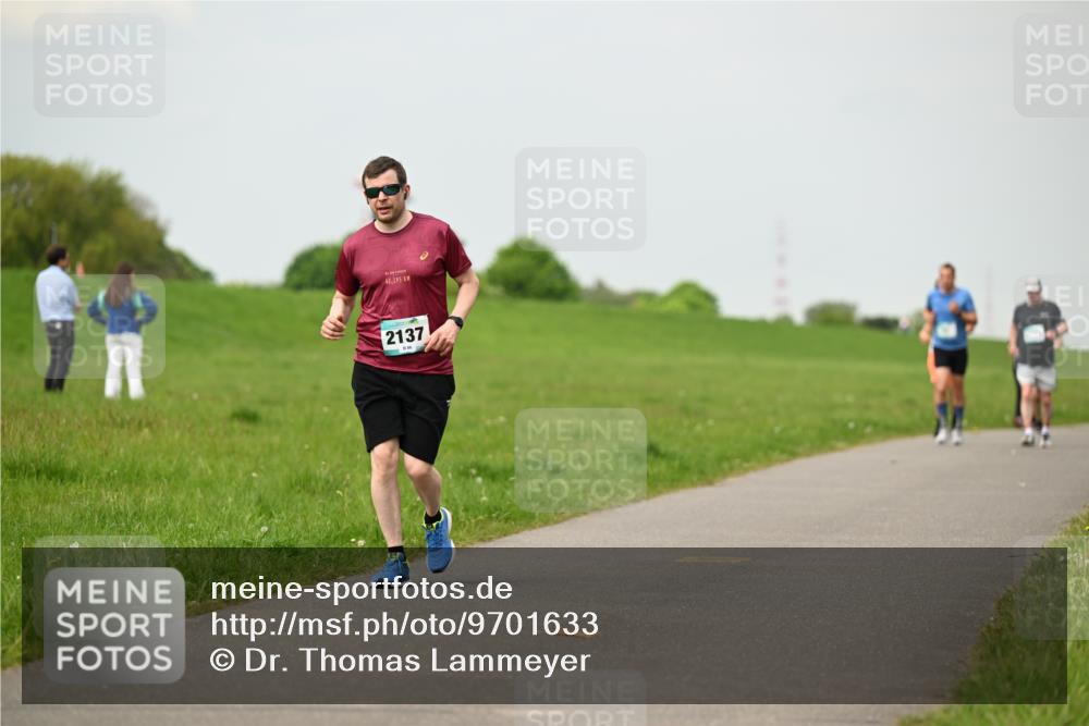 10.05.2026 - 8. Wedeler Halbmarathon Dr. Thomas Lammeyer http://msf.ph/oto/9701633 10.05.2026 11:44:16 Laufen 195, 2137 meine-sportfotos.de