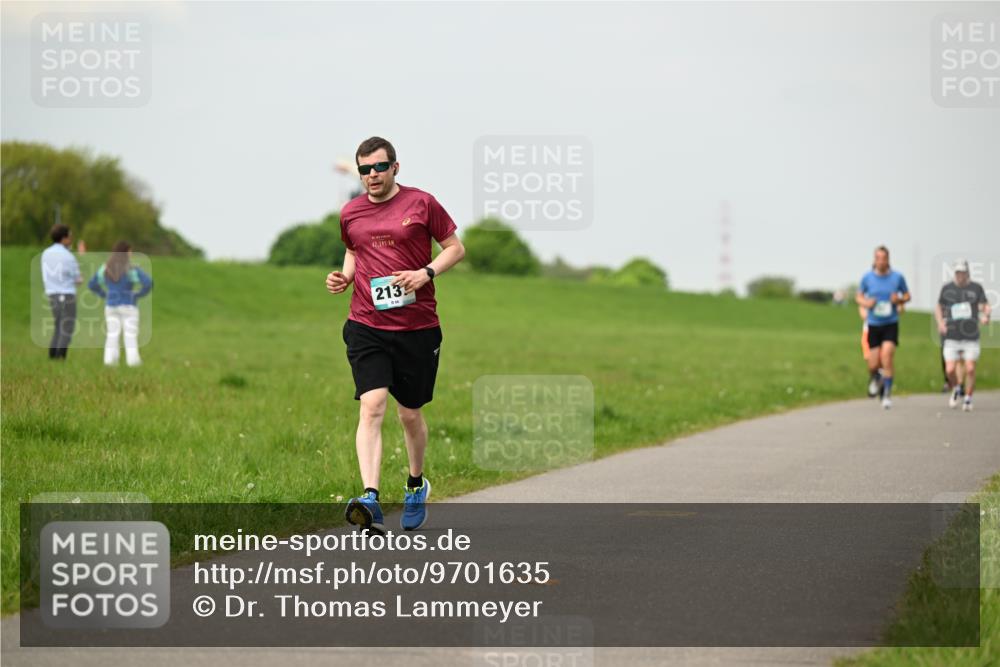 10.05.2026 - 8. Wedeler Halbmarathon Dr. Thomas Lammeyer http://msf.ph/oto/9701635 10.05.2026 11:44:16 Laufen 195, 213 meine-sportfotos.de