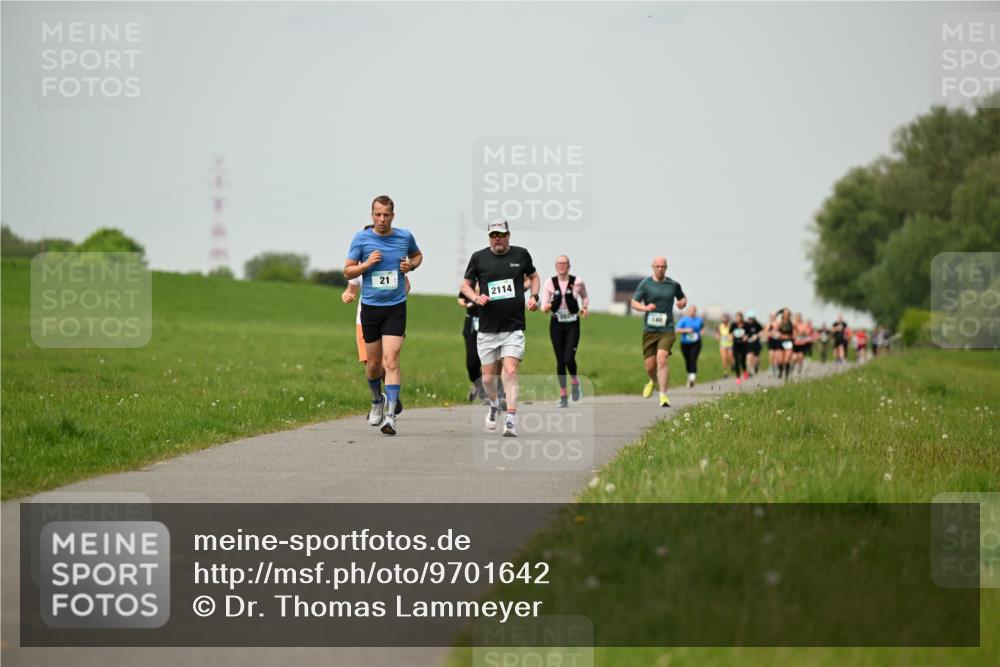 10.05.2026 - 8. Wedeler Halbmarathon Dr. Thomas Lammeyer http://msf.ph/oto/9701642 10.05.2026 11:44:18 Laufen 2114 meine-sportfotos.de