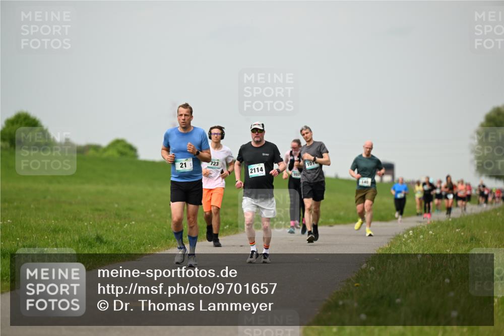 10.05.2026 - 8. Wedeler Halbmarathon Dr. Thomas Lammeyer http://msf.ph/oto/9701657 10.05.2026 11:44:22 Laufen 723, 101, 2114, 140 meine-sportfotos.de
