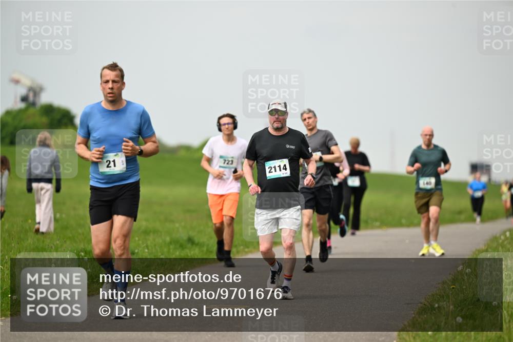 10.05.2026 - 8. Wedeler Halbmarathon Dr. Thomas Lammeyer http://msf.ph/oto/9701676 10.05.2026 11:44:26 Laufen 723, 2114 meine-sportfotos.de
