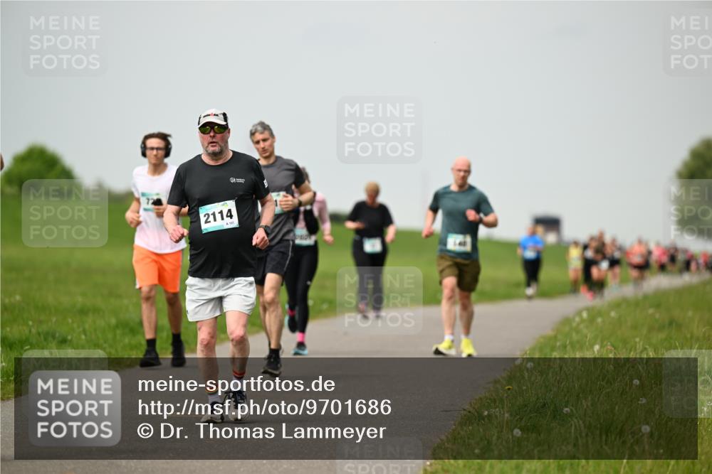 10.05.2026 - 8. Wedeler Halbmarathon Dr. Thomas Lammeyer http://msf.ph/oto/9701686 10.05.2026 11:44:27 Laufen 2114 meine-sportfotos.de