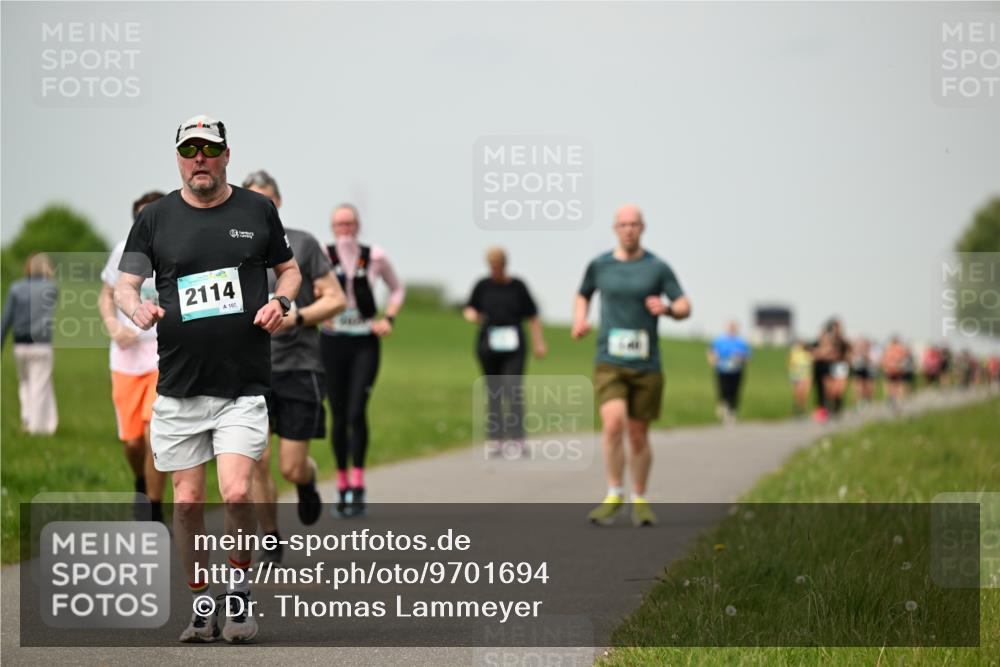 10.05.2026 - 8. Wedeler Halbmarathon Dr. Thomas Lammeyer http://msf.ph/oto/9701694 10.05.2026 11:44:28 Laufen 2114 meine-sportfotos.de