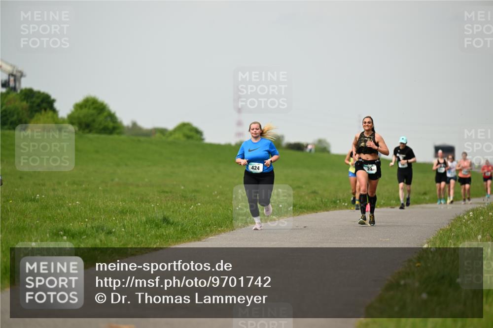 10.05.2026 - 8. Wedeler Halbmarathon Dr. Thomas Lammeyer http://msf.ph/oto/9701742 10.05.2026 11:44:43 Laufen 424 meine-sportfotos.de