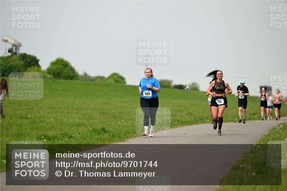 10.05.2026 - 8. Wedeler Halbmarathon Dr. Thomas Lammeyer http://msf.ph/oto/9701744 10.05.2026 11:44:44 Laufen 424 meine-sportfotos.de