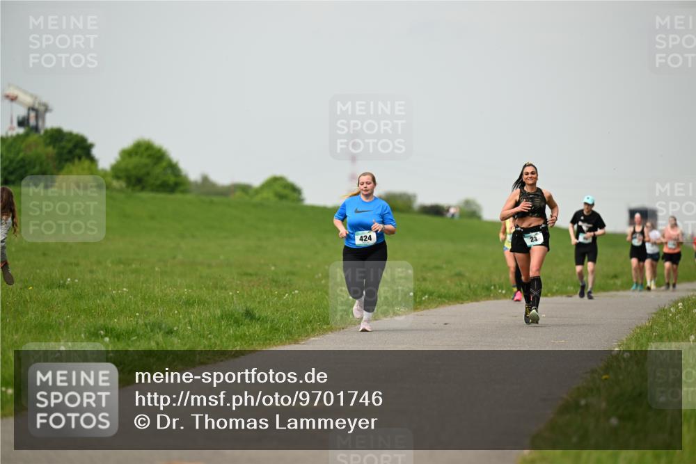 10.05.2026 - 8. Wedeler Halbmarathon Dr. Thomas Lammeyer http://msf.ph/oto/9701746 10.05.2026 11:44:44 Laufen  meine-sportfotos.de