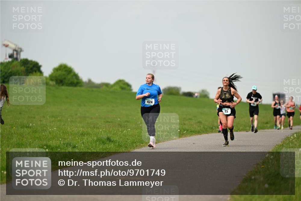 10.05.2026 - 8. Wedeler Halbmarathon Dr. Thomas Lammeyer http://msf.ph/oto/9701749 10.05.2026 11:44:44 Laufen 424 meine-sportfotos.de