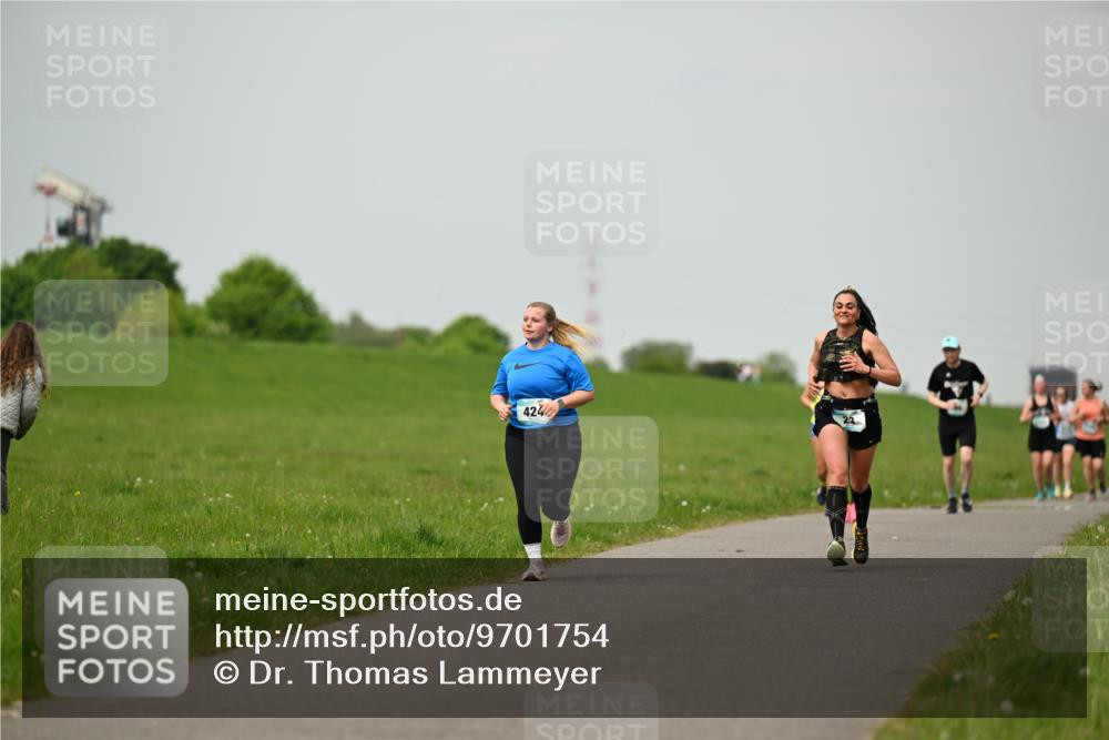 10.05.2026 - 8. Wedeler Halbmarathon Dr. Thomas Lammeyer http://msf.ph/oto/9701754 10.05.2026 11:44:45 Laufen 424 meine-sportfotos.de