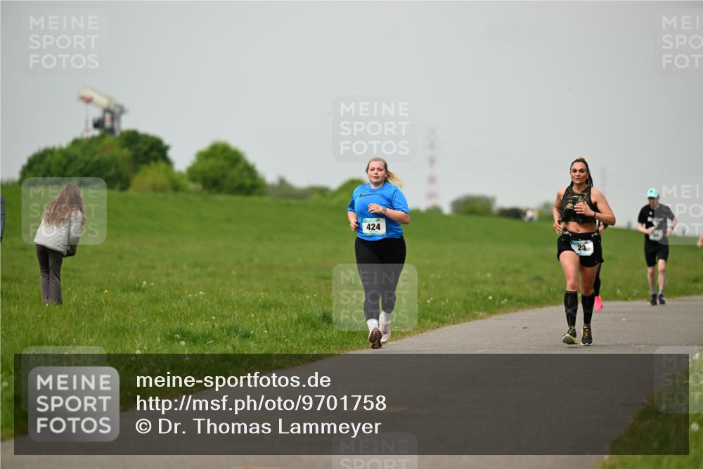 10.05.2026 - 8. Wedeler Halbmarathon Dr. Thomas Lammeyer http://msf.ph/oto/9701758 10.05.2026 11:44:46 Laufen 424 meine-sportfotos.de
