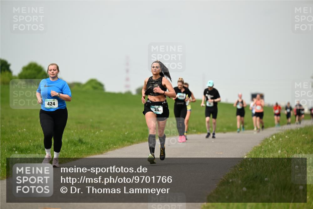 10.05.2026 - 8. Wedeler Halbmarathon Dr. Thomas Lammeyer http://msf.ph/oto/9701766 10.05.2026 11:44:48 Laufen 424, 406 meine-sportfotos.de