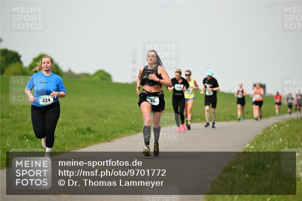 10.05.2026 - 8. Wedeler Halbmarathon Dr. Thomas Lammeyer http://msf.ph/oto/9701772 10.05.2026 11:44:48 Laufen 424 meine-sportfotos.de