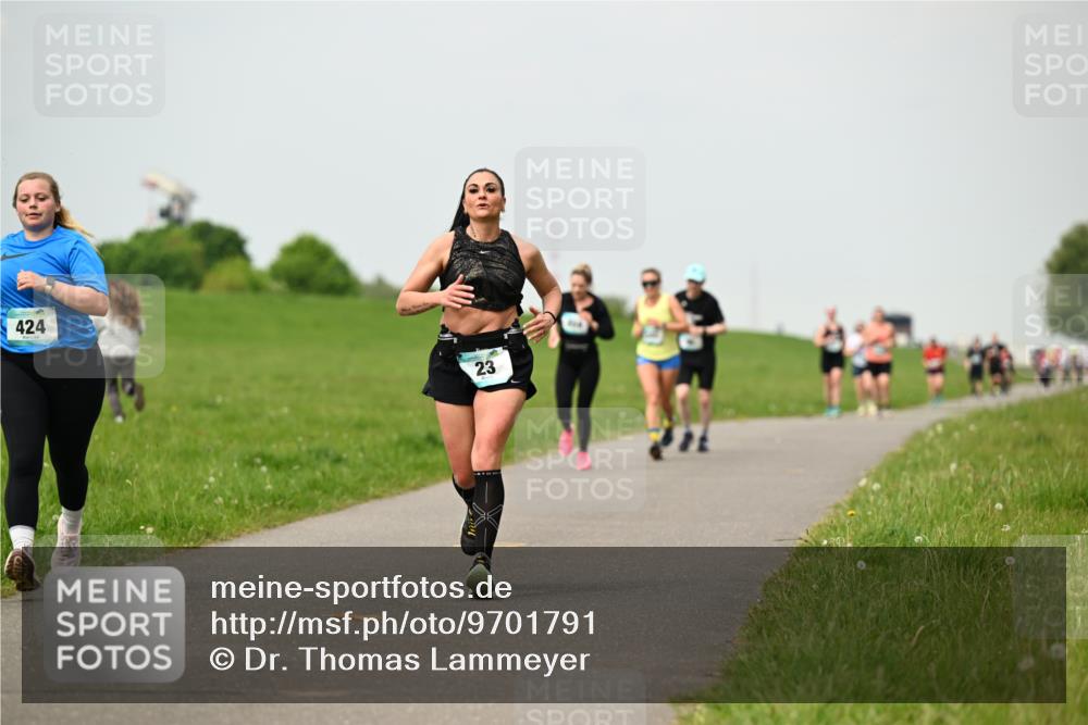10.05.2026 - 8. Wedeler Halbmarathon Dr. Thomas Lammeyer http://msf.ph/oto/9701791 10.05.2026 11:44:51 Laufen 424 meine-sportfotos.de