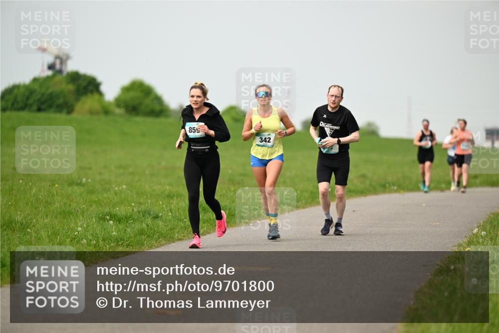 10.05.2026 - 8. Wedeler Halbmarathon Dr. Thomas Lammeyer http://msf.ph/oto/9701800 10.05.2026 11:44:54 Laufen 859, 342 meine-sportfotos.de