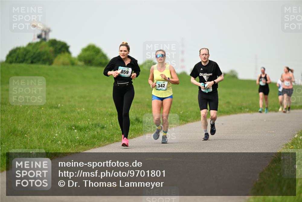 10.05.2026 - 8. Wedeler Halbmarathon Dr. Thomas Lammeyer http://msf.ph/oto/9701801 10.05.2026 11:44:54 Laufen 859, 342 meine-sportfotos.de