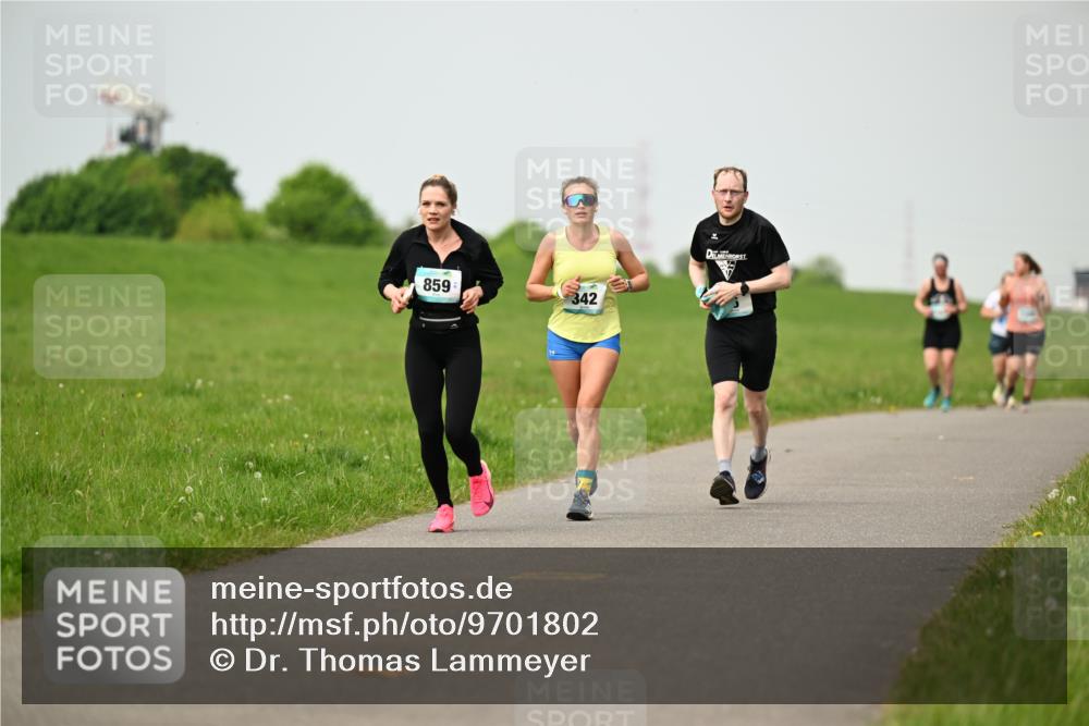10.05.2026 - 8. Wedeler Halbmarathon Dr. Thomas Lammeyer http://msf.ph/oto/9701802 10.05.2026 11:44:54 Laufen 859, 342 meine-sportfotos.de