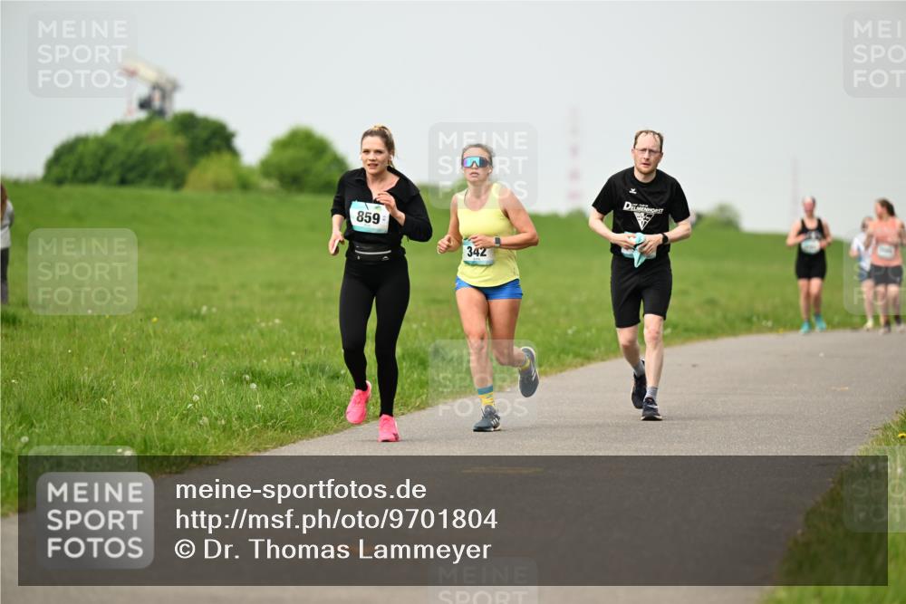 10.05.2026 - 8. Wedeler Halbmarathon Dr. Thomas Lammeyer http://msf.ph/oto/9701804 10.05.2026 11:44:55 Laufen 859, 342 meine-sportfotos.de