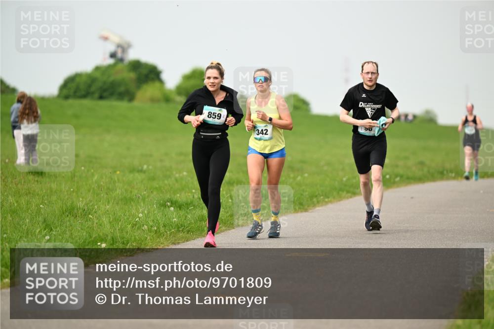 10.05.2026 - 8. Wedeler Halbmarathon Dr. Thomas Lammeyer http://msf.ph/oto/9701809 10.05.2026 11:44:55 Laufen 859, 342 meine-sportfotos.de