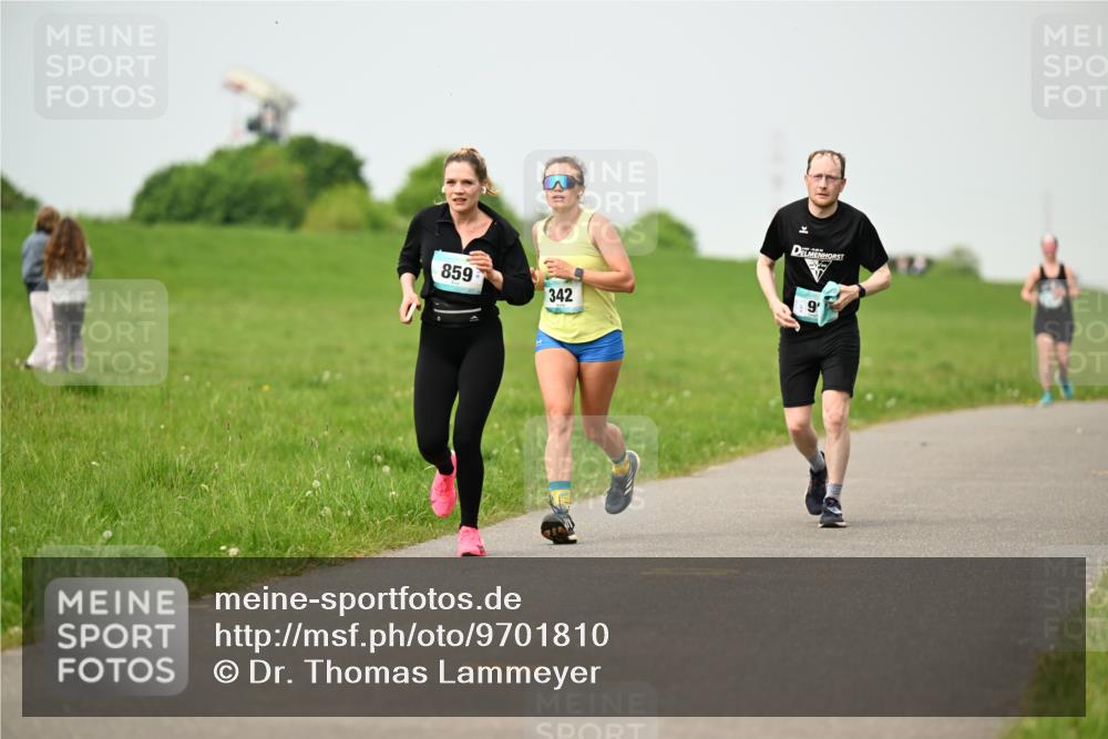 10.05.2026 - 8. Wedeler Halbmarathon Dr. Thomas Lammeyer http://msf.ph/oto/9701810 10.05.2026 11:44:55 Laufen 859, 342 meine-sportfotos.de