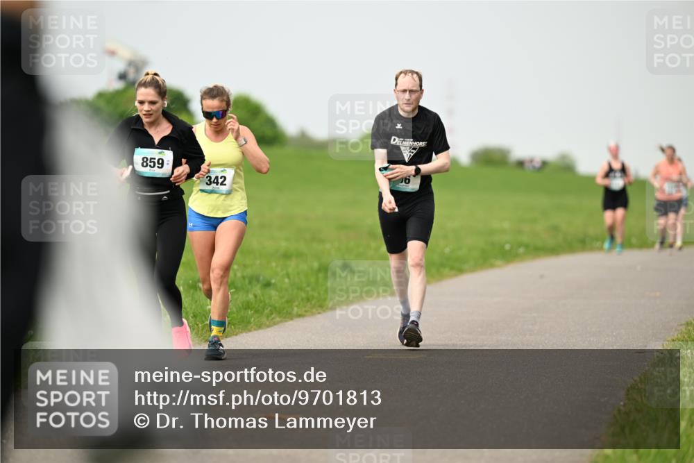 10.05.2026 - 8. Wedeler Halbmarathon Dr. Thomas Lammeyer http://msf.ph/oto/9701813 10.05.2026 11:44:57 Laufen 859, 342 meine-sportfotos.de