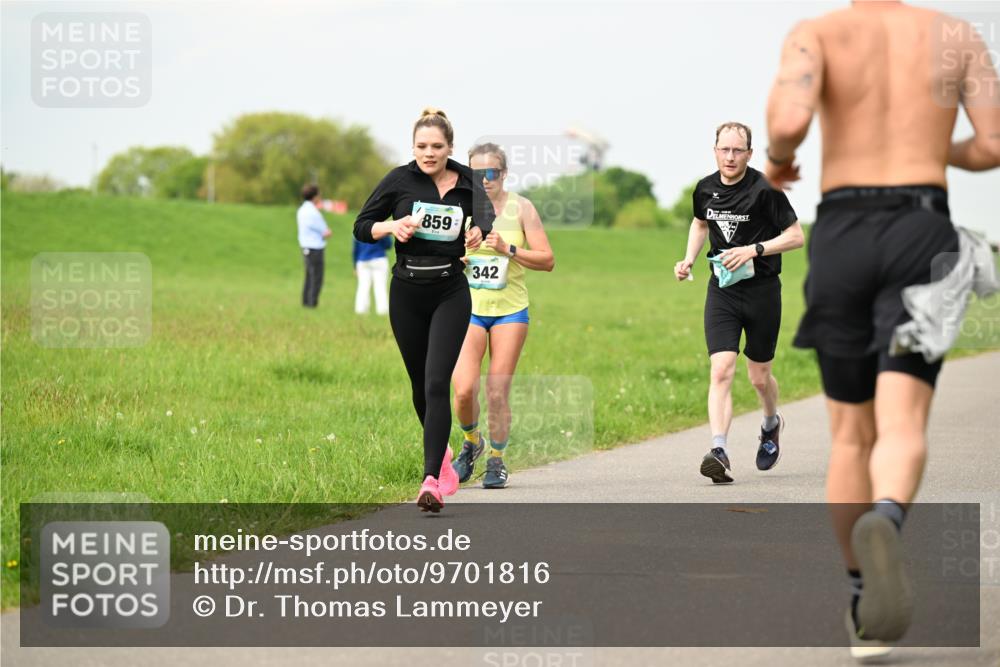 10.05.2026 - 8. Wedeler Halbmarathon Dr. Thomas Lammeyer http://msf.ph/oto/9701816 10.05.2026 11:44:58 Laufen 859, 342 meine-sportfotos.de