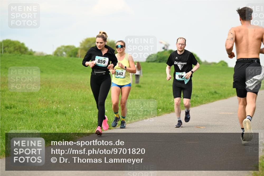 10.05.2026 - 8. Wedeler Halbmarathon Dr. Thomas Lammeyer http://msf.ph/oto/9701820 10.05.2026 11:44:59 Laufen 859, 342 meine-sportfotos.de