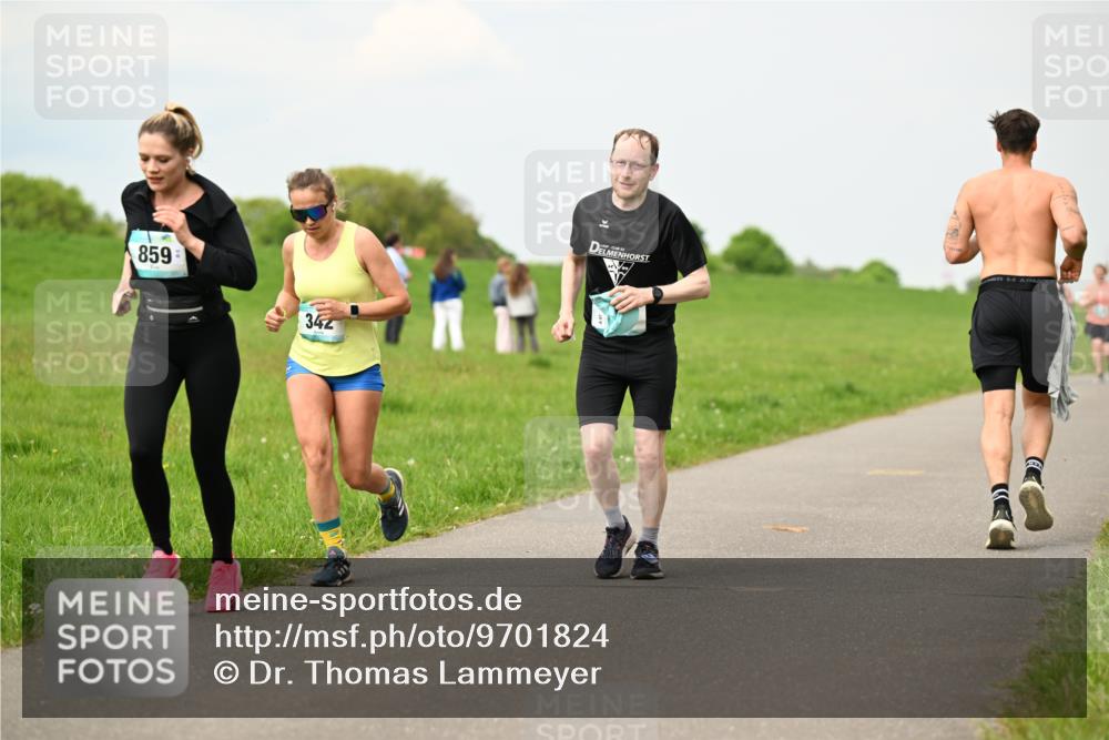10.05.2026 - 8. Wedeler Halbmarathon Dr. Thomas Lammeyer http://msf.ph/oto/9701824 10.05.2026 11:45:00 Laufen 859, 342 meine-sportfotos.de