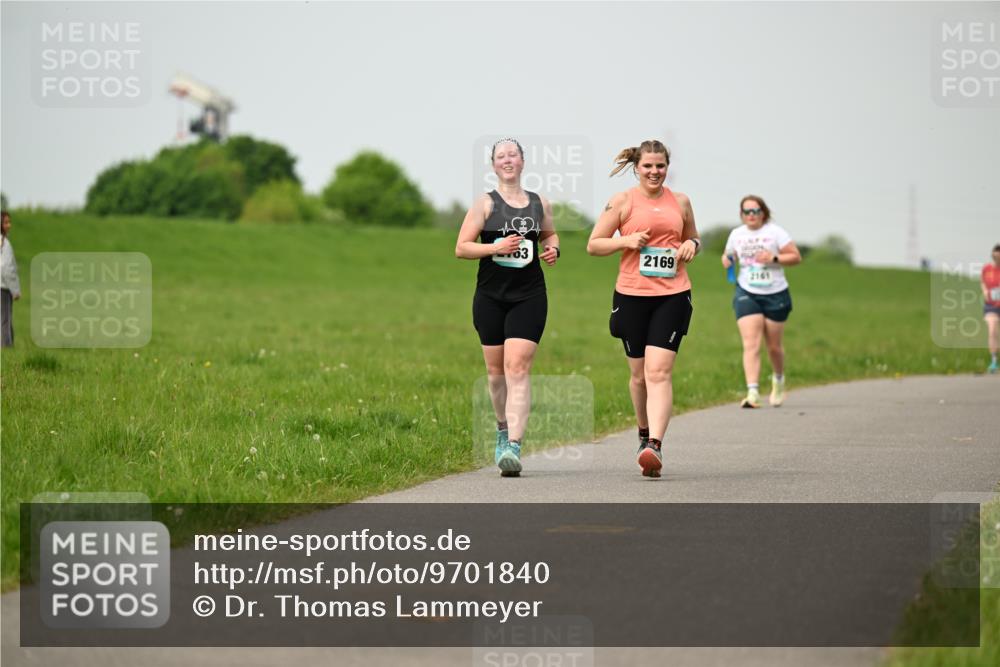 10.05.2026 - 8. Wedeler Halbmarathon Dr. Thomas Lammeyer http://msf.ph/oto/9701840 10.05.2026 11:45:09 Laufen 2169, 2161 meine-sportfotos.de