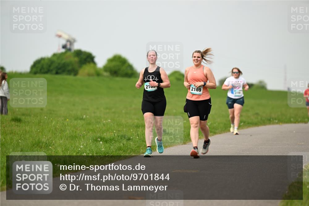 10.05.2026 - 8. Wedeler Halbmarathon Dr. Thomas Lammeyer http://msf.ph/oto/9701844 10.05.2026 11:45:10 Laufen 2105, 2169 meine-sportfotos.de