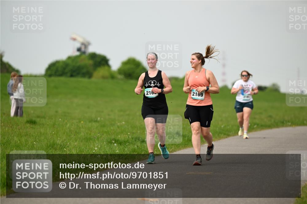 10.05.2026 - 8. Wedeler Halbmarathon Dr. Thomas Lammeyer http://msf.ph/oto/9701851 10.05.2026 11:45:10 Laufen 216, 2169, 2141 meine-sportfotos.de