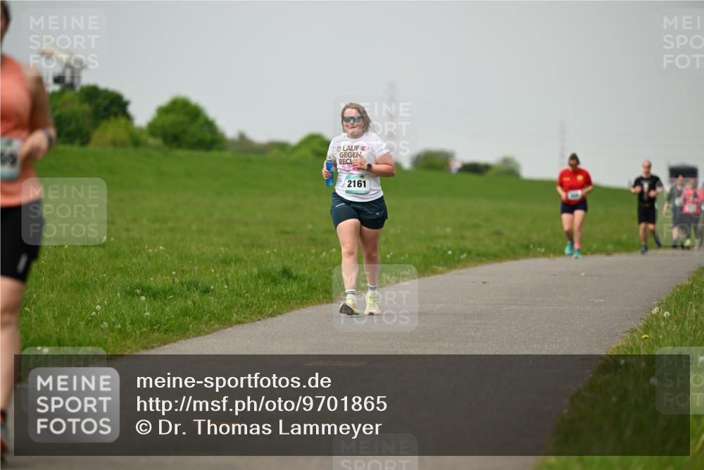 10.05.2026 - 8. Wedeler Halbmarathon Dr. Thomas Lammeyer http://msf.ph/oto/9701865 10.05.2026 11:45:15 Laufen 2161 meine-sportfotos.de