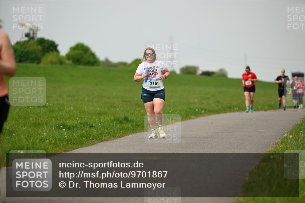10.05.2026 - 8. Wedeler Halbmarathon Dr. Thomas Lammeyer http://msf.ph/oto/9701867 10.05.2026 11:45:15 Laufen 2161 meine-sportfotos.de