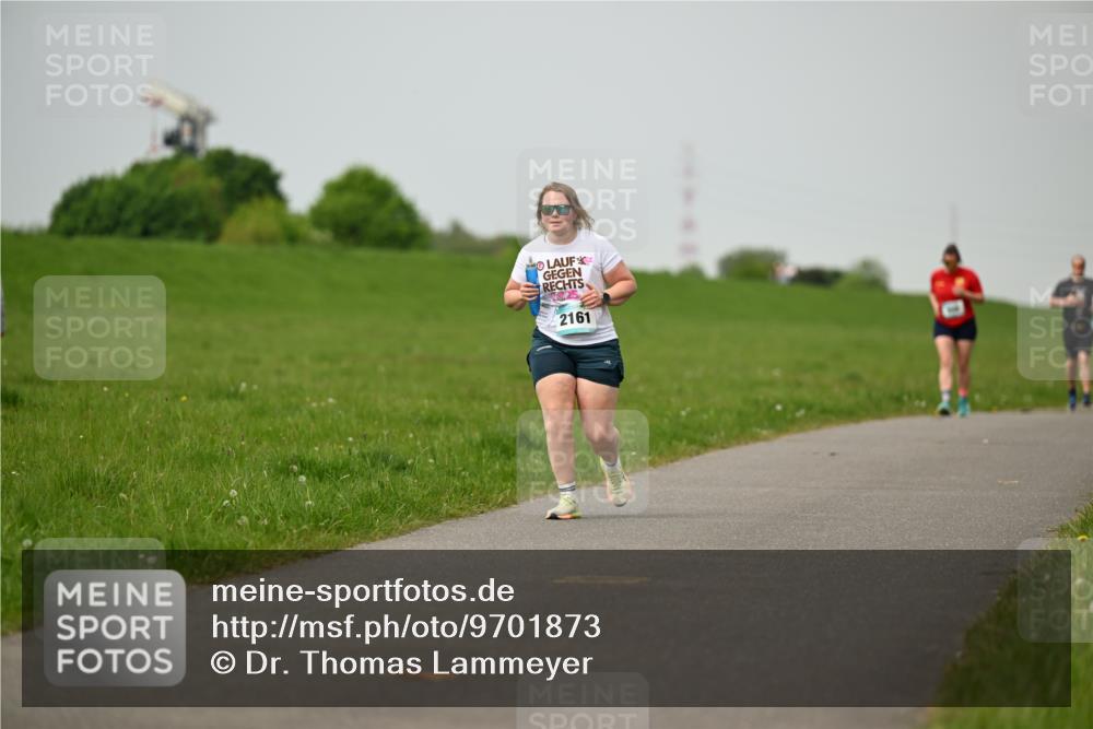 10.05.2026 - 8. Wedeler Halbmarathon Dr. Thomas Lammeyer http://msf.ph/oto/9701873 10.05.2026 11:45:16 Laufen 2161 meine-sportfotos.de