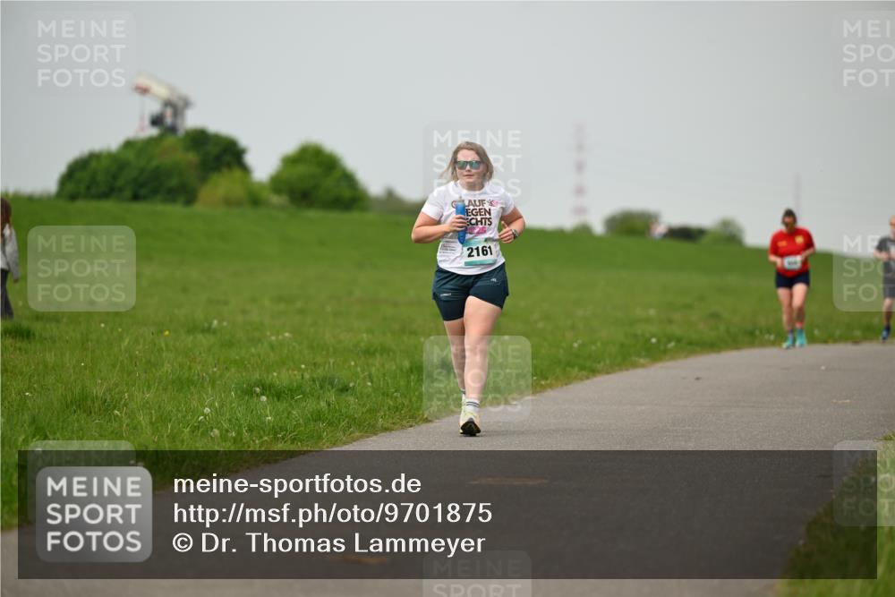 10.05.2026 - 8. Wedeler Halbmarathon Dr. Thomas Lammeyer http://msf.ph/oto/9701875 10.05.2026 11:45:16 Laufen 2161 meine-sportfotos.de