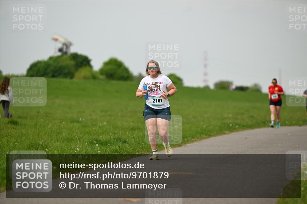 10.05.2026 - 8. Wedeler Halbmarathon Dr. Thomas Lammeyer http://msf.ph/oto/9701879 10.05.2026 11:45:17 Laufen 2161 meine-sportfotos.de