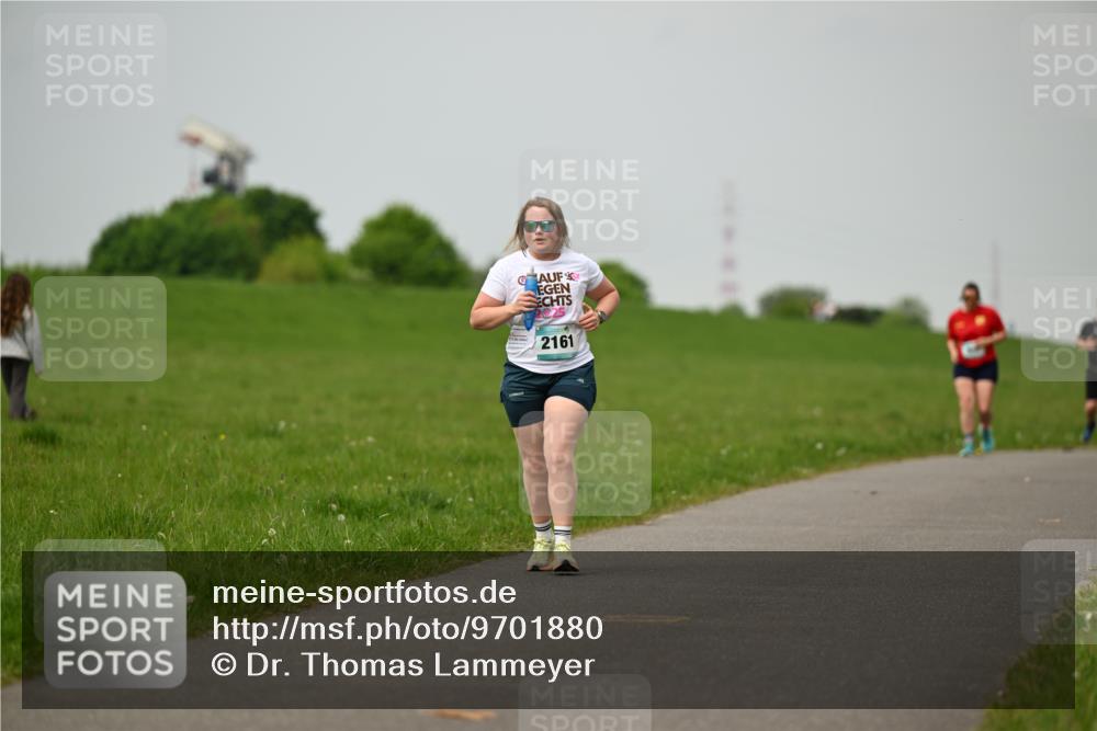 10.05.2026 - 8. Wedeler Halbmarathon Dr. Thomas Lammeyer http://msf.ph/oto/9701880 10.05.2026 11:45:17 Laufen 2161 meine-sportfotos.de