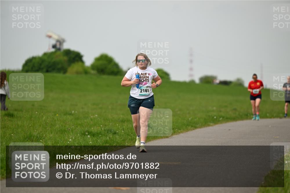 10.05.2026 - 8. Wedeler Halbmarathon Dr. Thomas Lammeyer http://msf.ph/oto/9701882 10.05.2026 11:45:17 Laufen 2161 meine-sportfotos.de