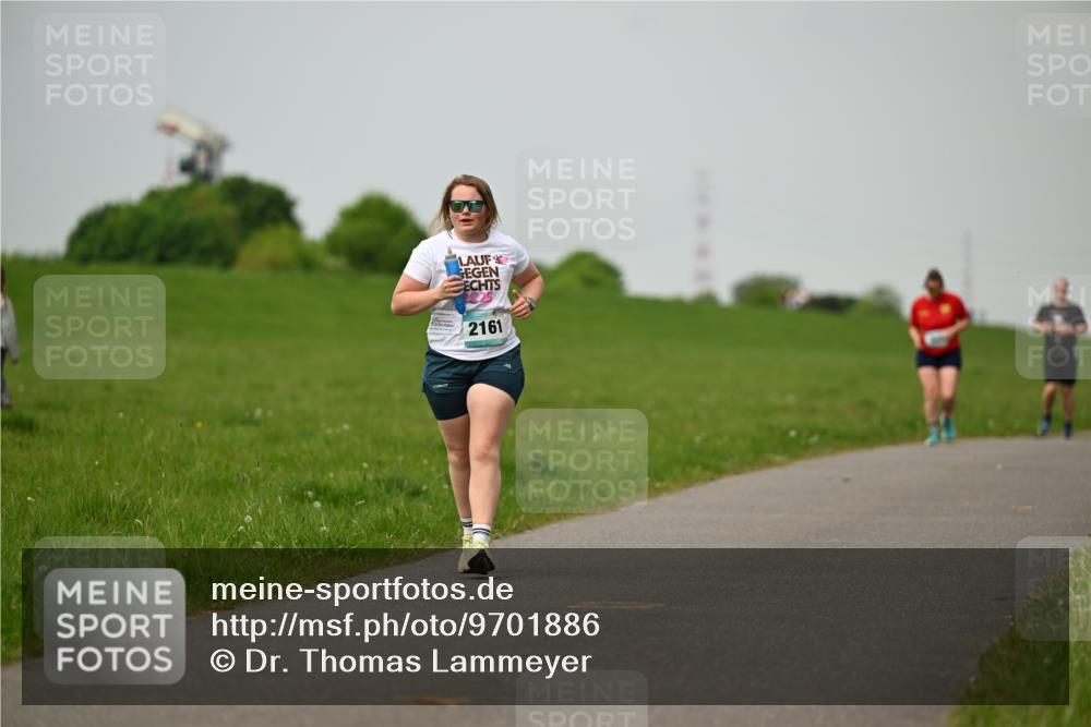 10.05.2026 - 8. Wedeler Halbmarathon Dr. Thomas Lammeyer http://msf.ph/oto/9701886 10.05.2026 11:45:18 Laufen 2161 meine-sportfotos.de