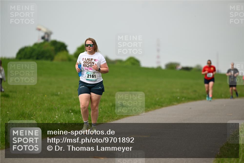 10.05.2026 - 8. Wedeler Halbmarathon Dr. Thomas Lammeyer http://msf.ph/oto/9701892 10.05.2026 11:45:19 Laufen 2161 meine-sportfotos.de