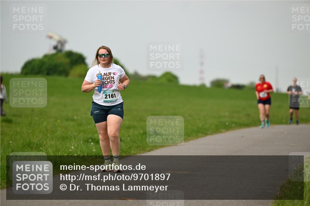 10.05.2026 - 8. Wedeler Halbmarathon Dr. Thomas Lammeyer http://msf.ph/oto/9701897 10.05.2026 11:45:19 Laufen 2161 meine-sportfotos.de